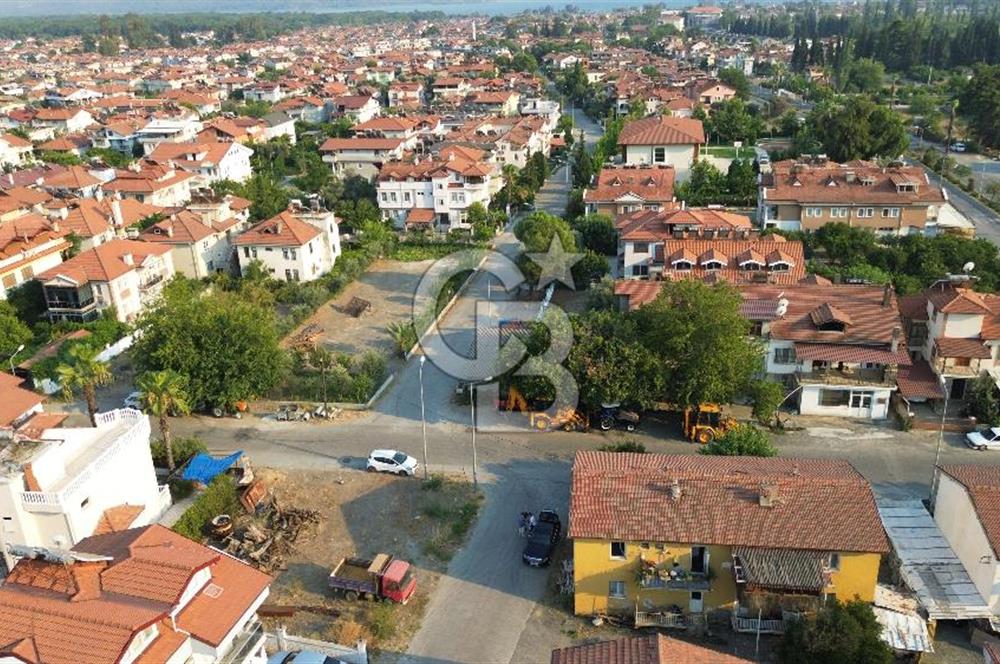 Köyceğiz merkezde Gelişim Mah. 300 m2 Köşe Parsel