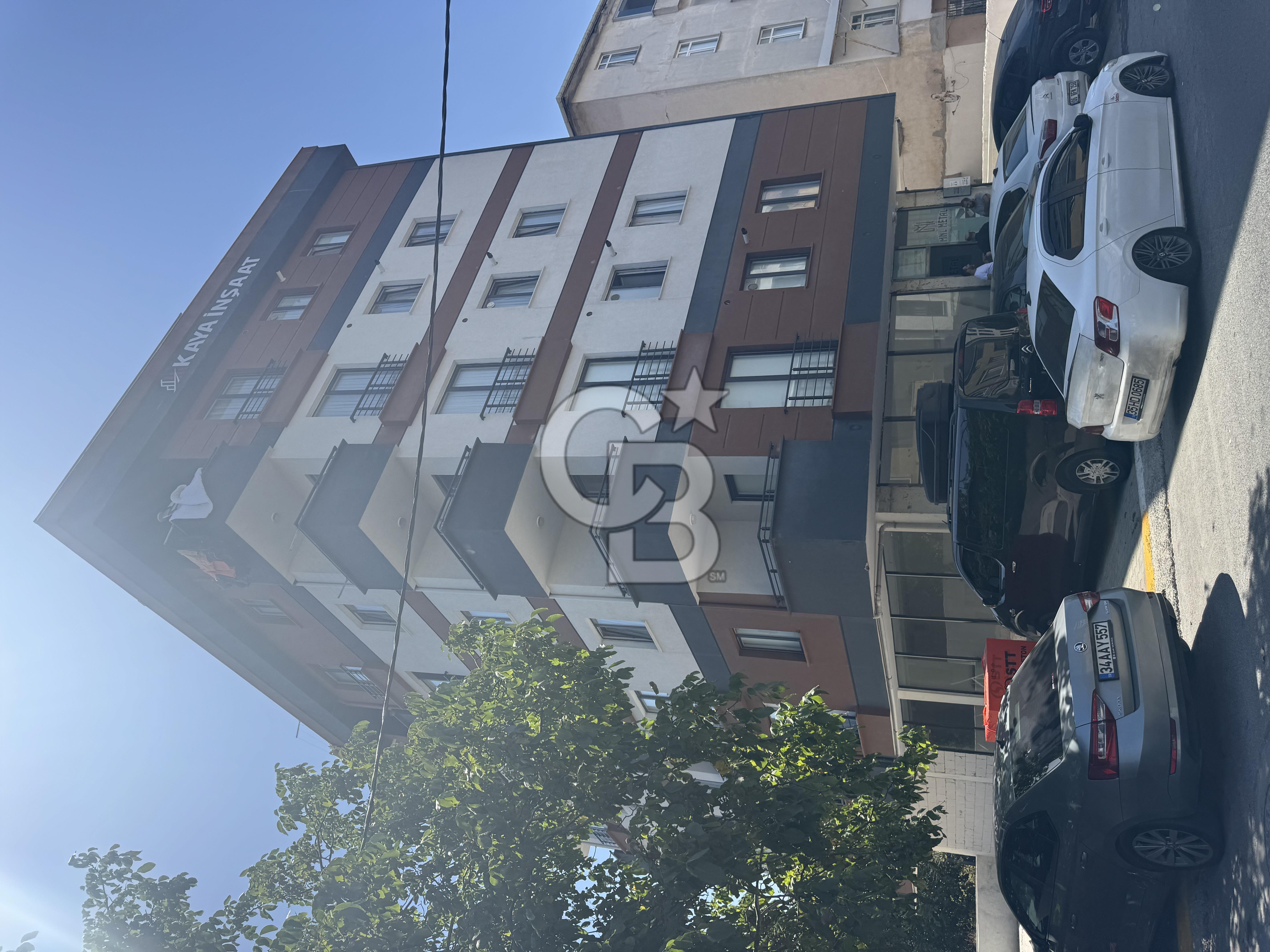 Sultanbeyli eyüp Caddesi’nde satılık 2 + 1 daire