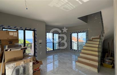 Yenifoça Deniz Manzaralı 3+2 Satılık Triplex Villa