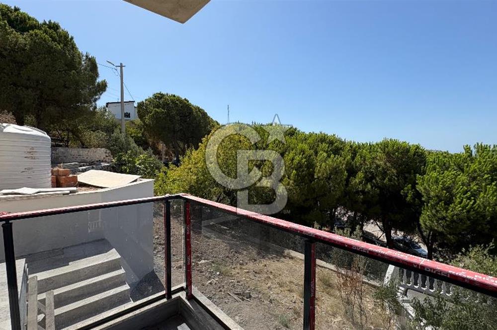 Yenifoça Deniz Manzaralı 3+2 Satılık Triplex Villa