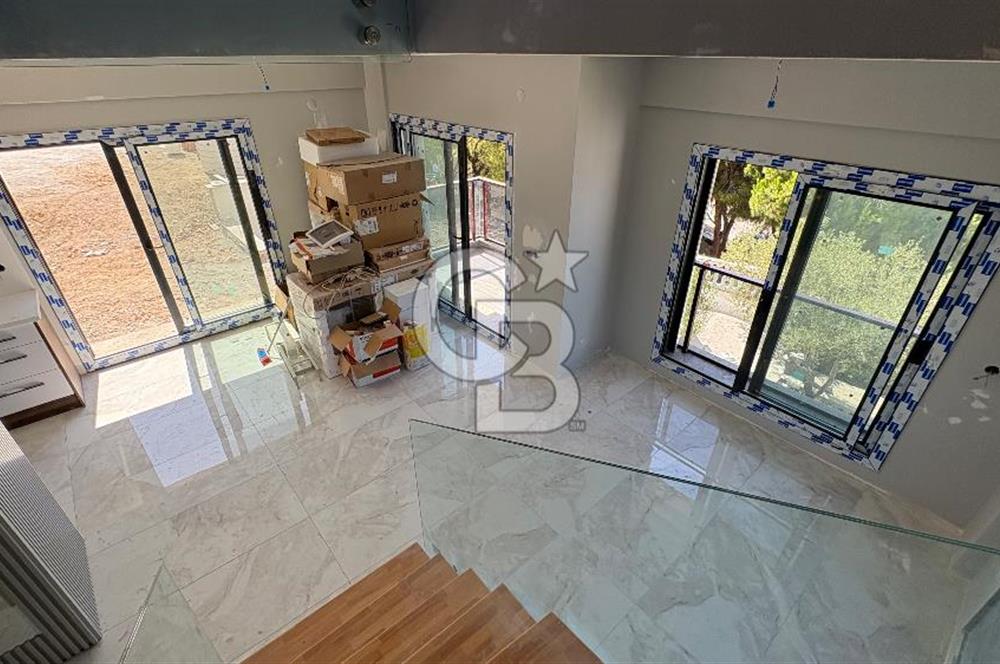 Yenifoça Deniz Manzaralı 3+2 Satılık Triplex Villa