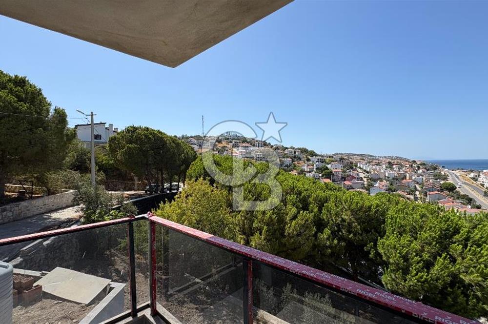 Yenifoça Deniz Manzaralı 3+2 Satılık Triplex Villa