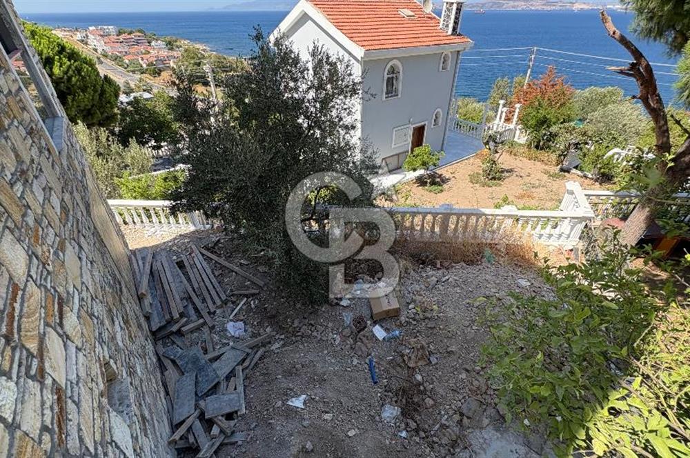Yenifoça Deniz Manzaralı 3+2 Satılık Triplex Villa