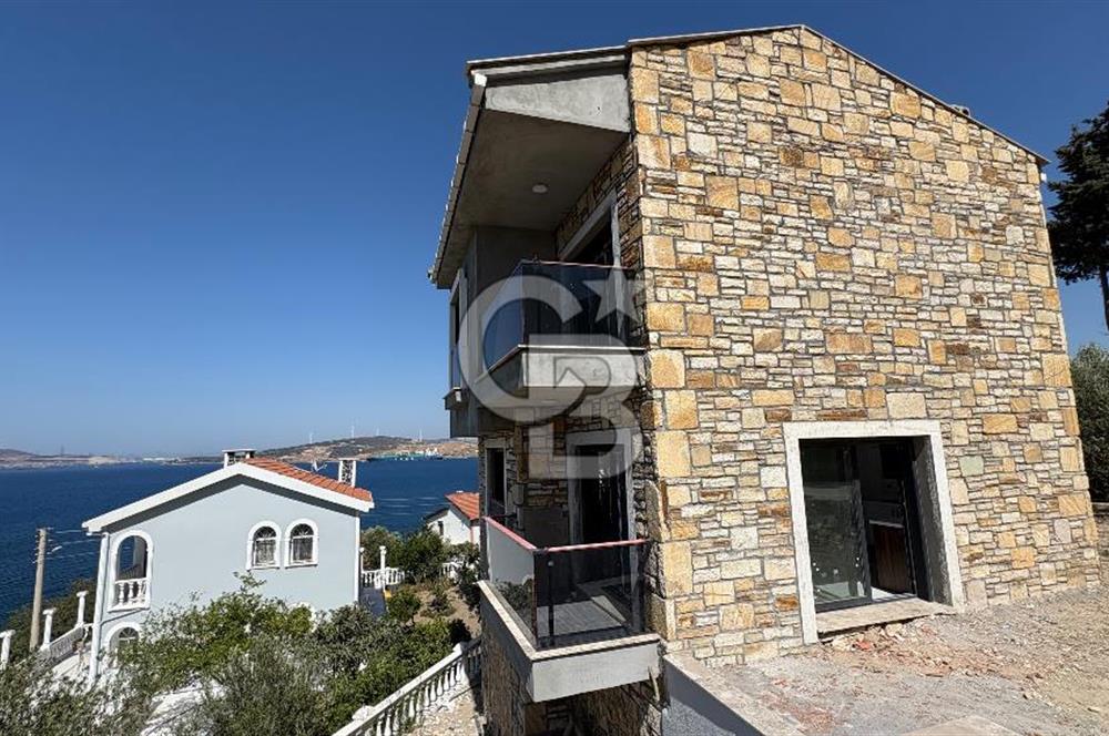 Yenifoça Deniz Manzaralı 3+2 Satılık Triplex Villa