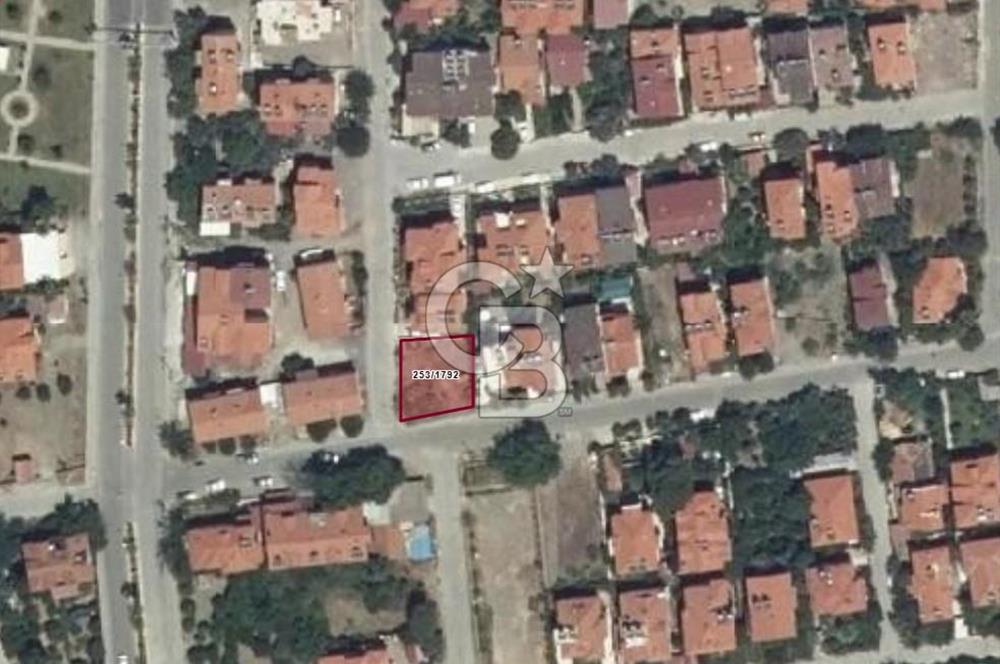 Köyceğiz merkezde Gelişim Mah. 300 m2 Köşe Parsel
