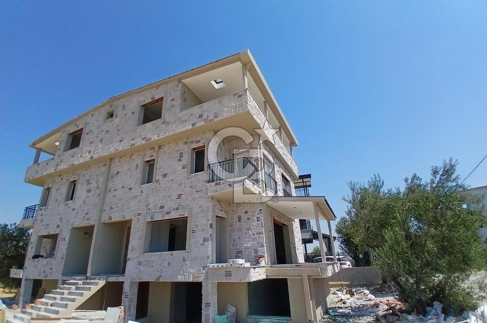 ALİAĞA ŞAKRANDA SATILIK LÜX VİLLA