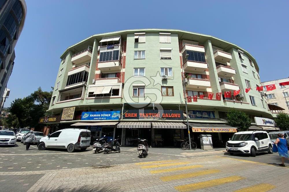 BALIKESİR-EDREMİT MERKEZDE 3+1 125 M2 DOĞALGAZLİ ASANSÖRLÜ FIRSAT DAİRE