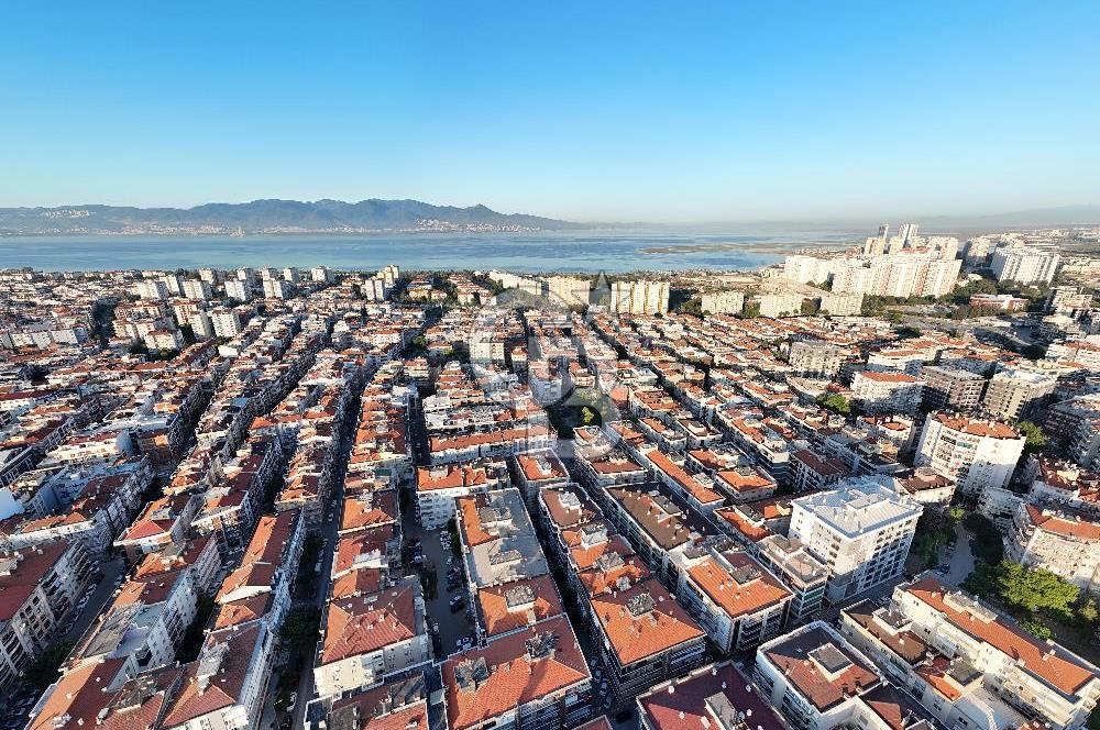 Karşıyaka Yalı Mah Pazaryeri Yakını Park Cephe Satılık 3+1 Daire