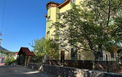 Mersin Tarsus K.Gülek'te Çamlıkent Sit.4 Katlı Villa Hobi Bahçesi