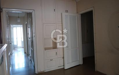 Nişantasi Hüsrev Gerede Cad. girişinde Kiralık Ofis katı.