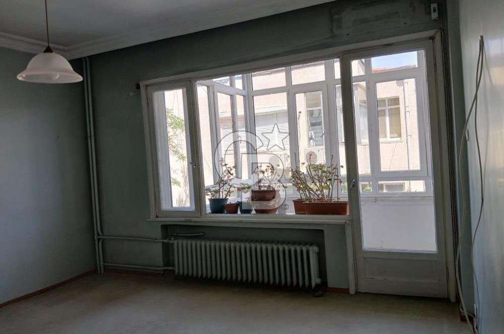 Nişantasi Hüsrev Gerede Cad. girişinde Kiralık Ofis katı.