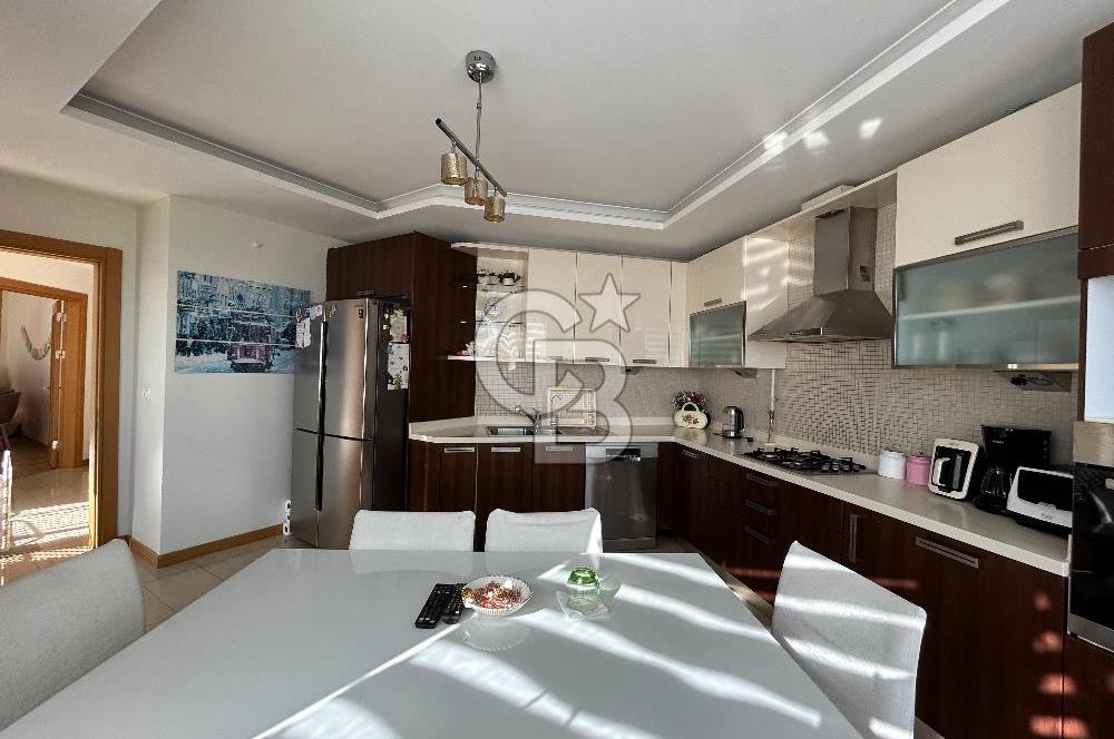 Nish Adalar’da Deniz ve Adalar Manzaralı 3+1 Kiralık Lüks Daire