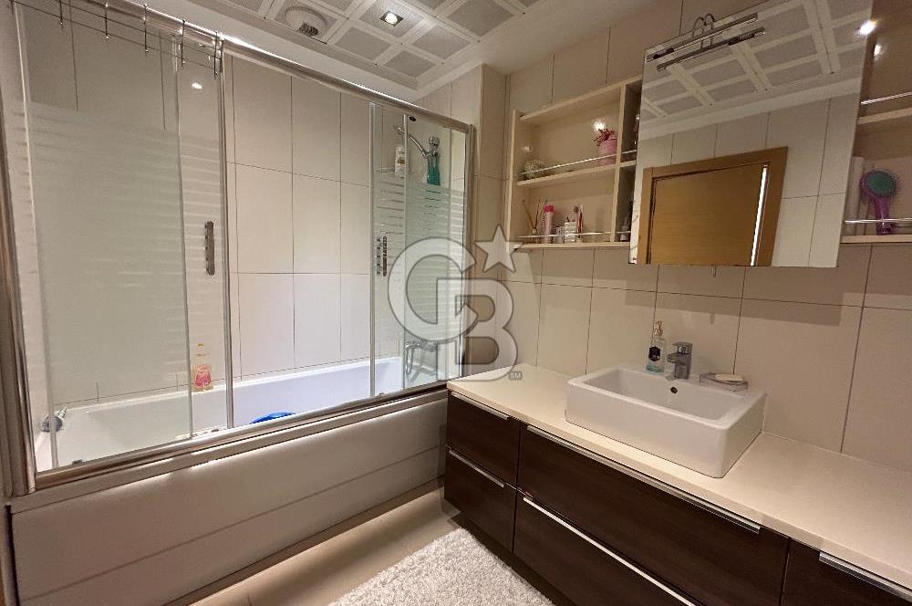Nish Adalar’da Deniz ve Adalar Manzaralı 3+1 Kiralık Lüks Daire