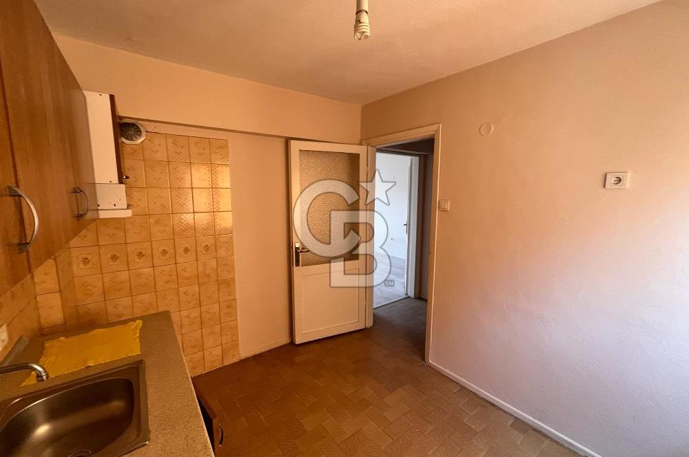 KARŞIYAKA ÇARŞIYA YÜRÜME MESAFESİNDE 3+1 SATILIK DAİRE
