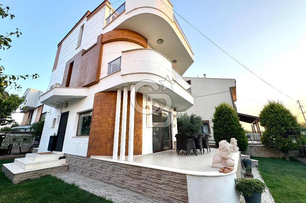 C.B ROUTE'DAN MERKEZE YAKIN ÖZEL MİMARİ 4+1 ULTRA LÜKS VİLLA!