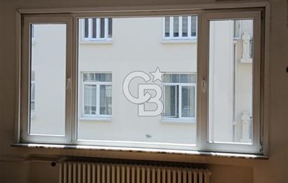 Nişantasi Hüsrev Gerede Cad. girişinde Kiralık Ofis katı.