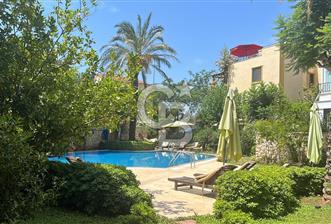 CB Giz'den Kalkan Kalamarda 1+1 ortak havuzlu site icinde daire