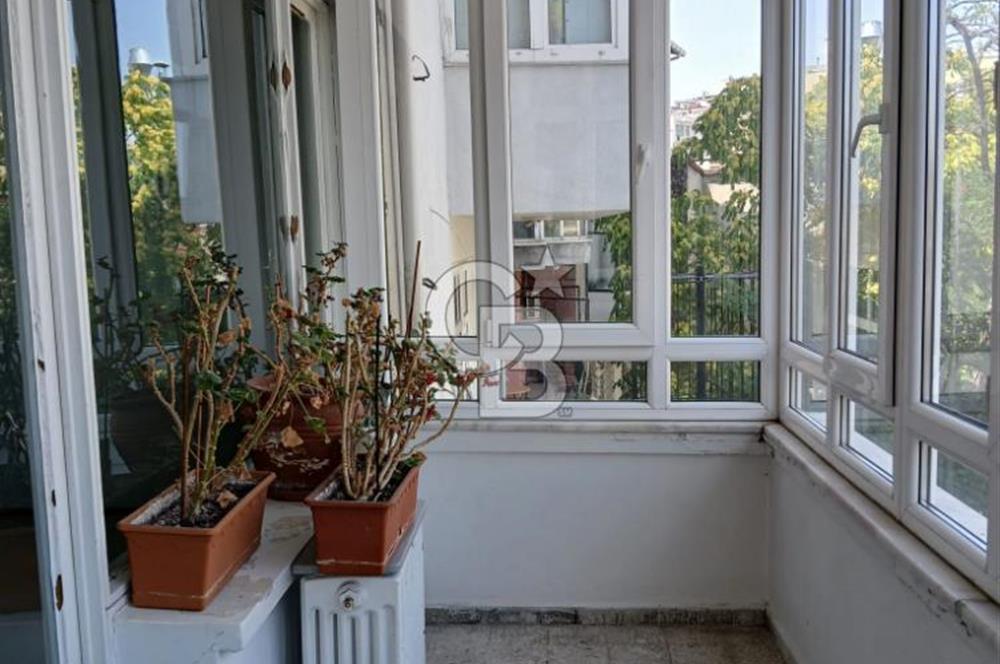 Nişantasi Hüsrev Gerede Cad. girişinde Kiralık Ofis katı.
