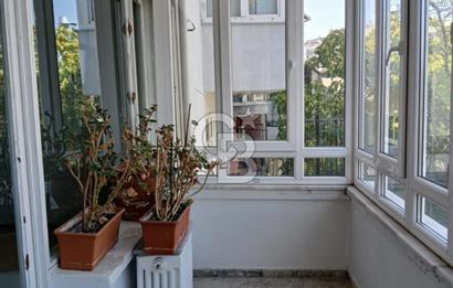 Nişantasi Hüsrev Gerede Cad. girişinde Kiralık Ofis katı.