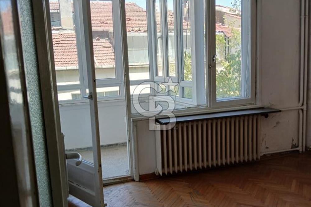 Nişantasi Hüsrev Gerede Cad. girişinde Kiralık Ofis katı.