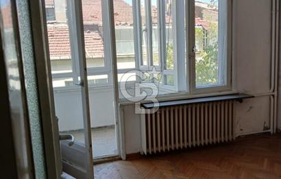 Nişantasi Hüsrev Gerede Cad. girişinde Kiralık Ofis katı.