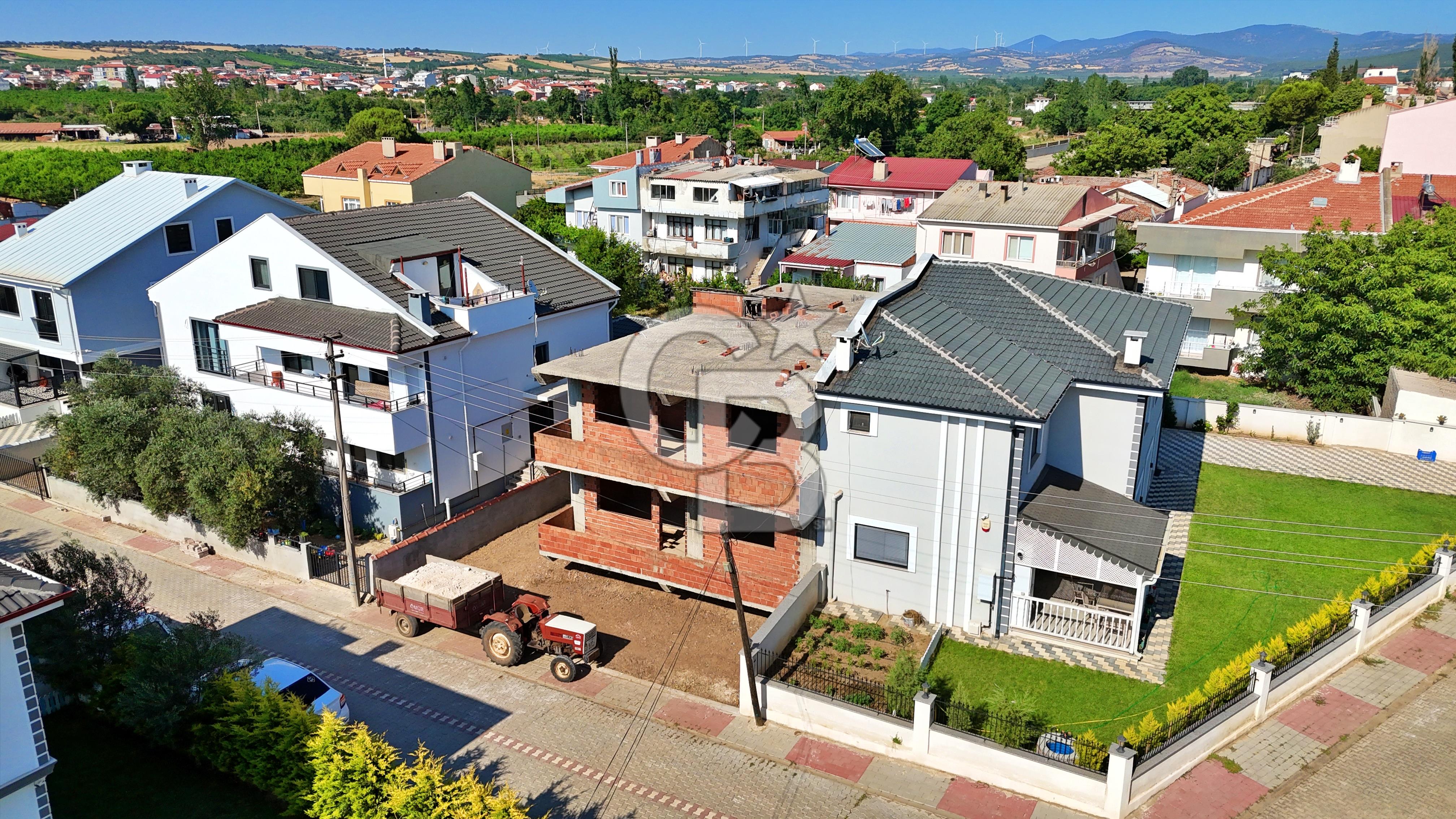 BAYRAMİÇ'TE ARSA İÇERİSİNDE İSTER İKİ AYRI DAİRE İSTER TEK VİLLA