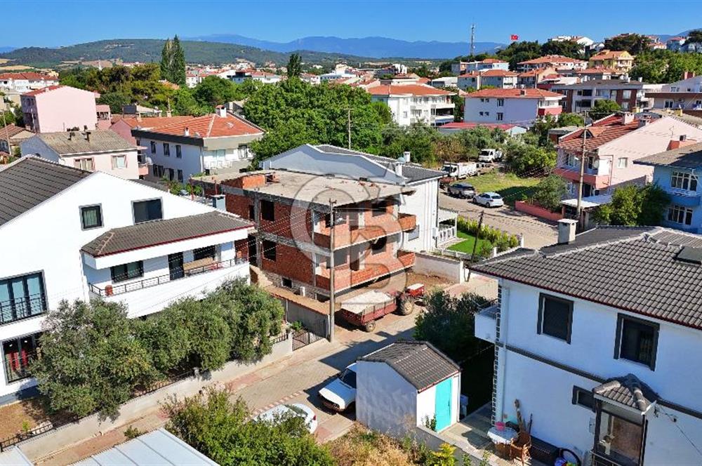BAYRAMİÇ'TE ARSA İÇERİSİNDE İSTER İKİ AYRI DAİRE İSTER TEK VİLLA