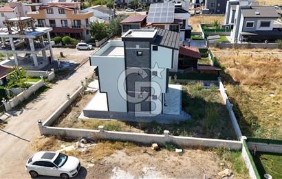 Dikili Cumhuriyet Mah. Çetin Emeç'te Satılık Müstakil 4+1 Villa