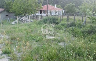 YENİCE NAMAZGAHTA İÇERİSİNDE EV BULUNAN ARSA