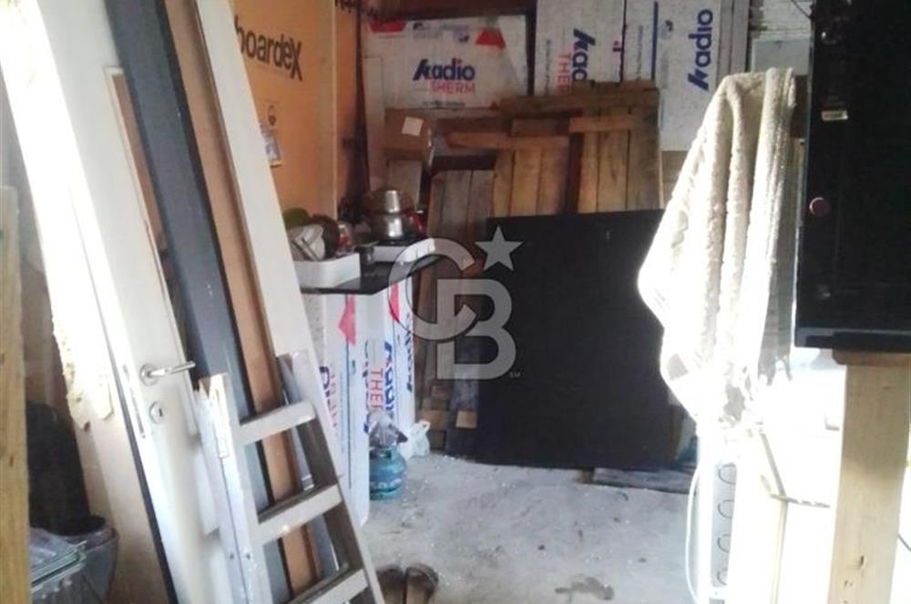 YENİCE NAMAZGAHTA İÇERİSİNDE EV BULUNAN ARSA