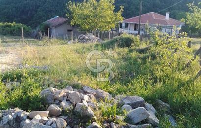 YENİCE NAMAZGAHTA İÇERİSİNDE EV BULUNAN ARSA