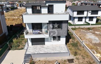 Dikili Cumhuriyet Mah. Çetin Emeç'te Satılık Müstakil 4+1 Villa