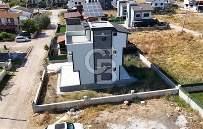 Dikili Cumhuriyet Mah. Çetin Emeç'te Satılık Müstakil 4+1 Villa