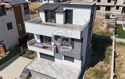 Dikili Cumhuriyet Mah. Çetin Emeç'te Satılık Müstakil 4+1 Villa