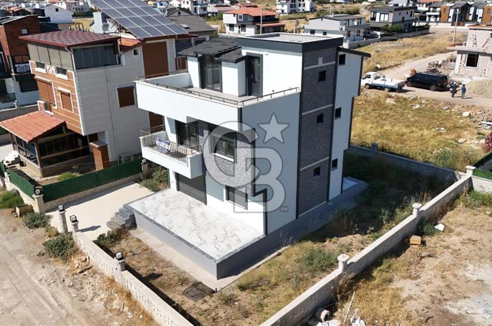 Dikili Cumhuriyet Mah. Çetin Emeç'te Satılık Müstakil 4+1 Villa
