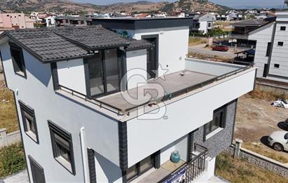 Dikili Cumhuriyet Mah. Çetin Emeç'te Satılık Müstakil 4+1 Villa