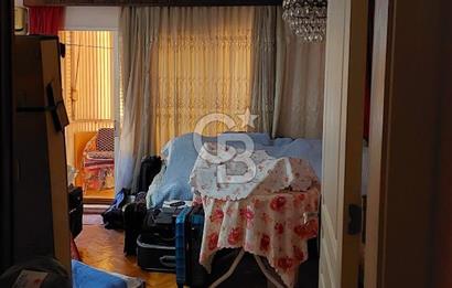 KARŞIYAKA MERKEZDE 3+1 SATILIK DAİRE