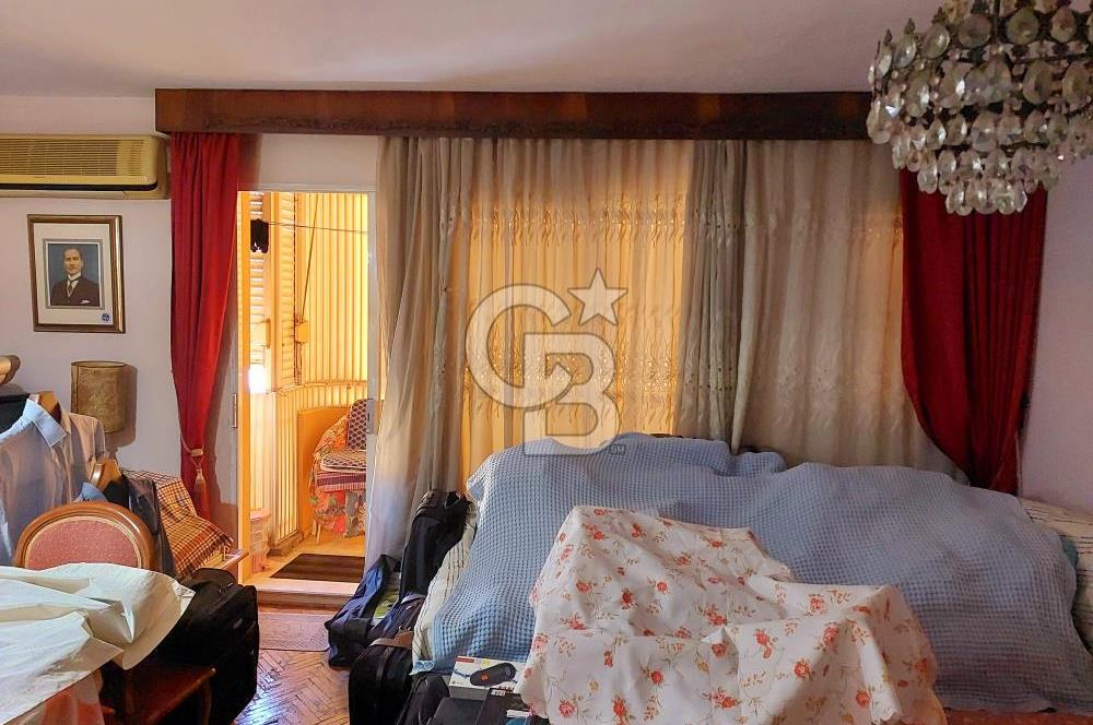 KARŞIYAKA MERKEZDE 3+1 SATILIK DAİRE