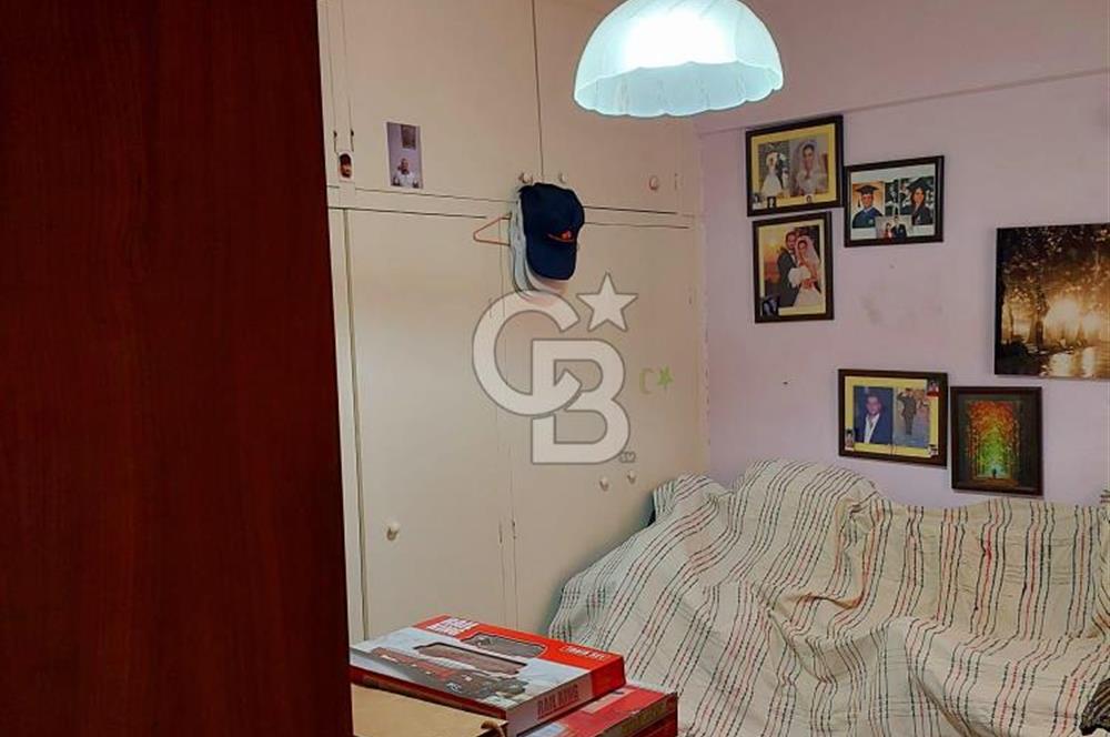 KARŞIYAKA MERKEZDE 3+1 SATILIK DAİRE