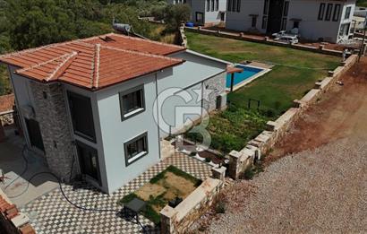 SEFERİHİSAR KAVAKDEREDE MÜSTAKİL HAVUZLU 5+1 VİLLA