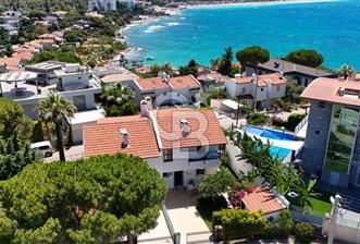 Çeşme Ardıç'ta Sahile Yakın 3+1 Dubleks Villa