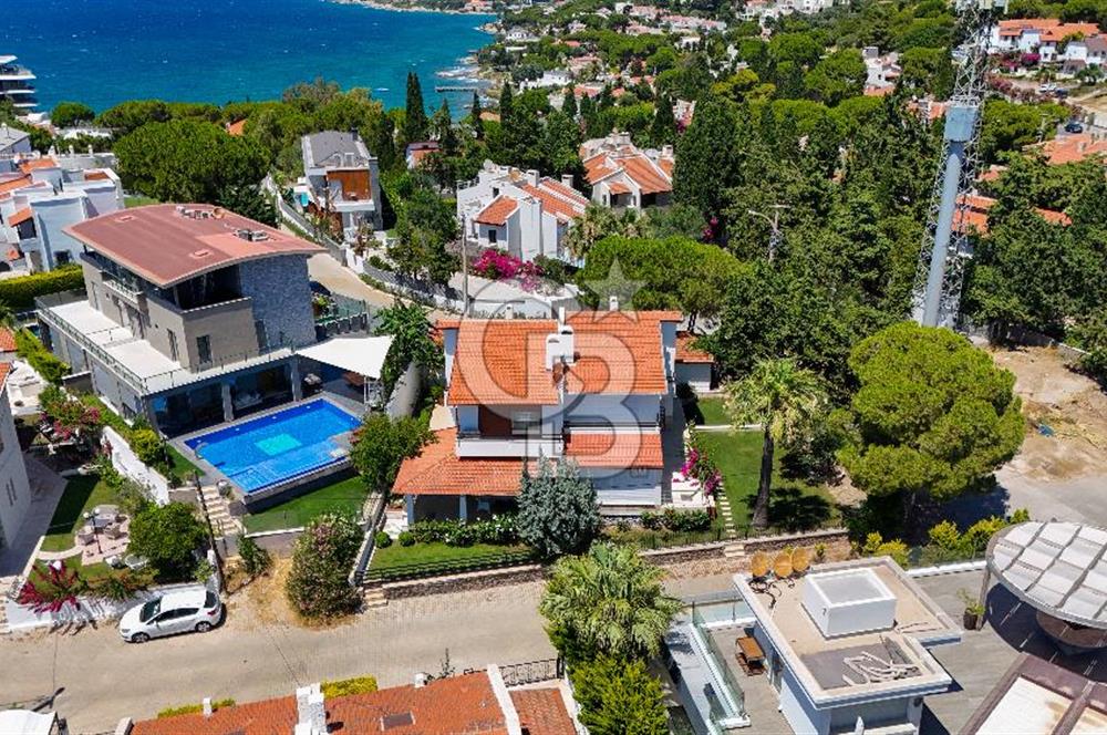 Çeşme Ardıç'ta Sahile Yakın 3+1 Dubleks Villa