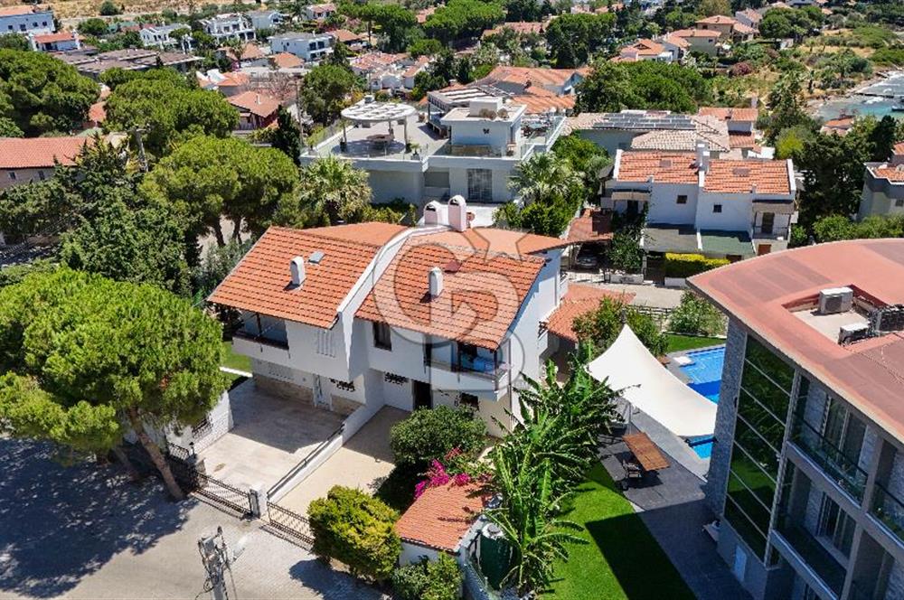 Çeşme Ardıç'ta Sahile Yakın 3+1 Dubleks Villa