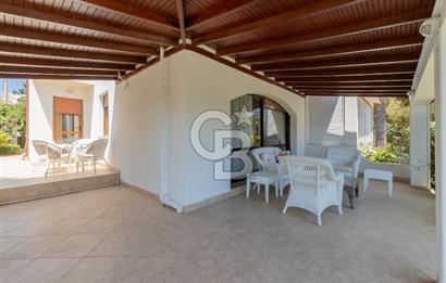 Çeşme Ardıç'ta Sahile Yakın 3+1 Dubleks Villa