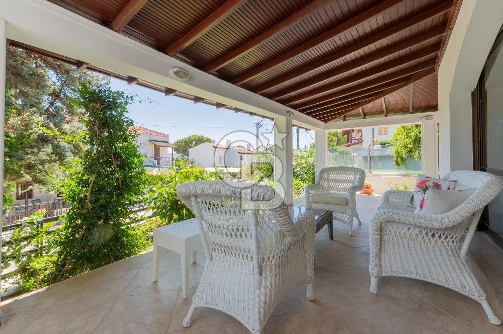 Çeşme Ardıç'ta Sahile Yakın 3+1 Dubleks Villa