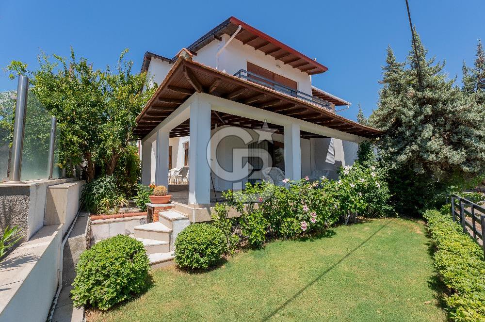 Çeşme Ardıç'ta Sahile Yakın 3+1 Dubleks Villa