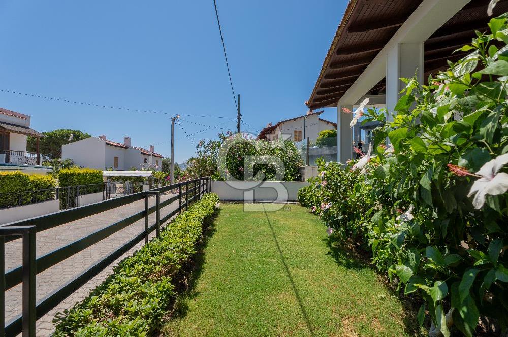 Çeşme Ardıç'ta Sahile Yakın 3+1 Dubleks Villa