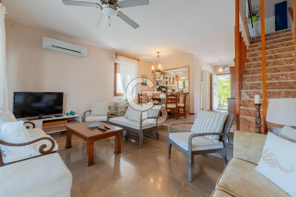 Çeşme Ardıç'ta Sahile Yakın 3+1 Dubleks Villa