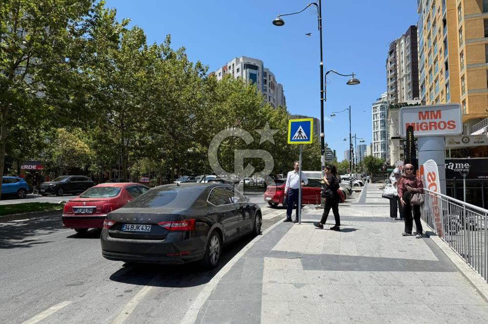CUMHURİYET'TE E-5 YANI ANA CADDE ÜZERİ YATIRIMLIK SATILIK DÜKKAN