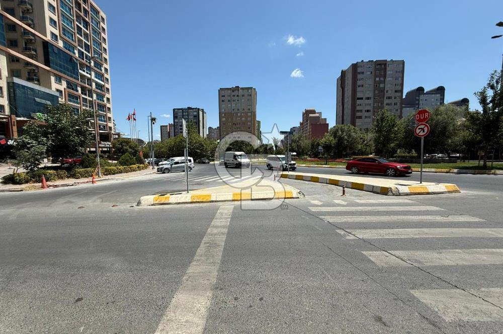 CUMHURİYET'TE E-5 YANI ANA CADDE ÜZERİ YATIRIMLIK SATILIK DÜKKAN